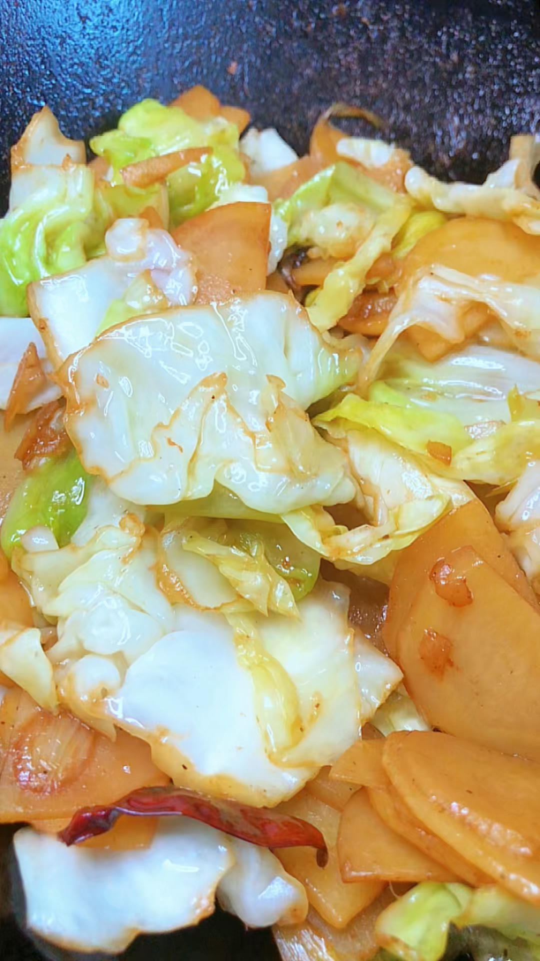 土豆片炒包菜,做法简单好吃下饭-度小视