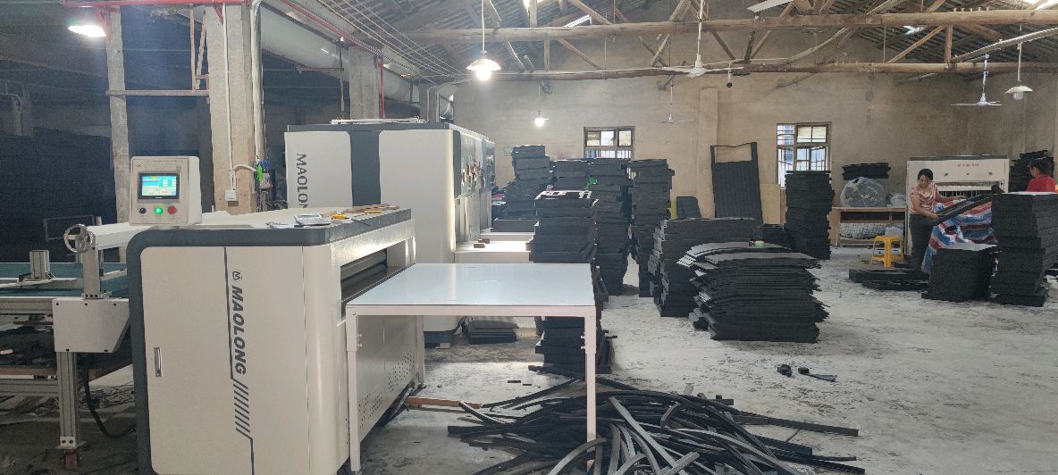 白天黑夜热火朝天的珍珠棉深加工车间,细心的你看到老板娘没?