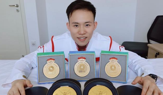 奥运冠军谢思埸求婚成功!女友1.65米身材傲人,不离不弃相恋10年