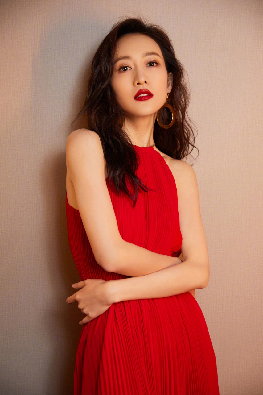 王鸥性感写真!#明星# #美女