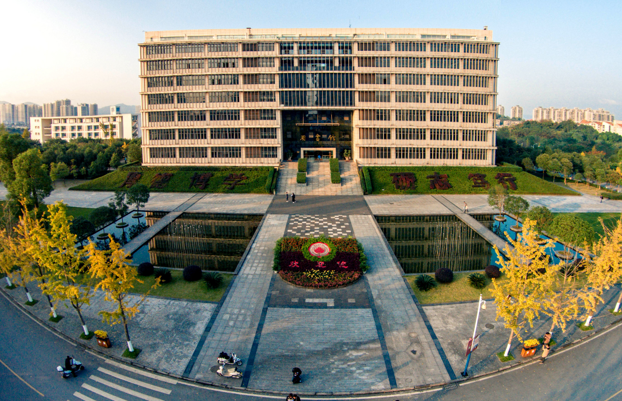 新乡医学院更名河南医药大学,合肥学院更名合肥大学,重庆科技学院何时