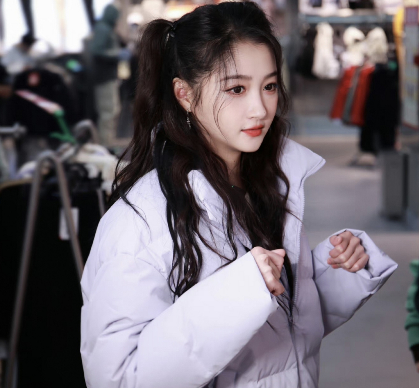 关晓彤扎双马尾好可爱,清纯俏皮,温柔甜美,少女感十足!