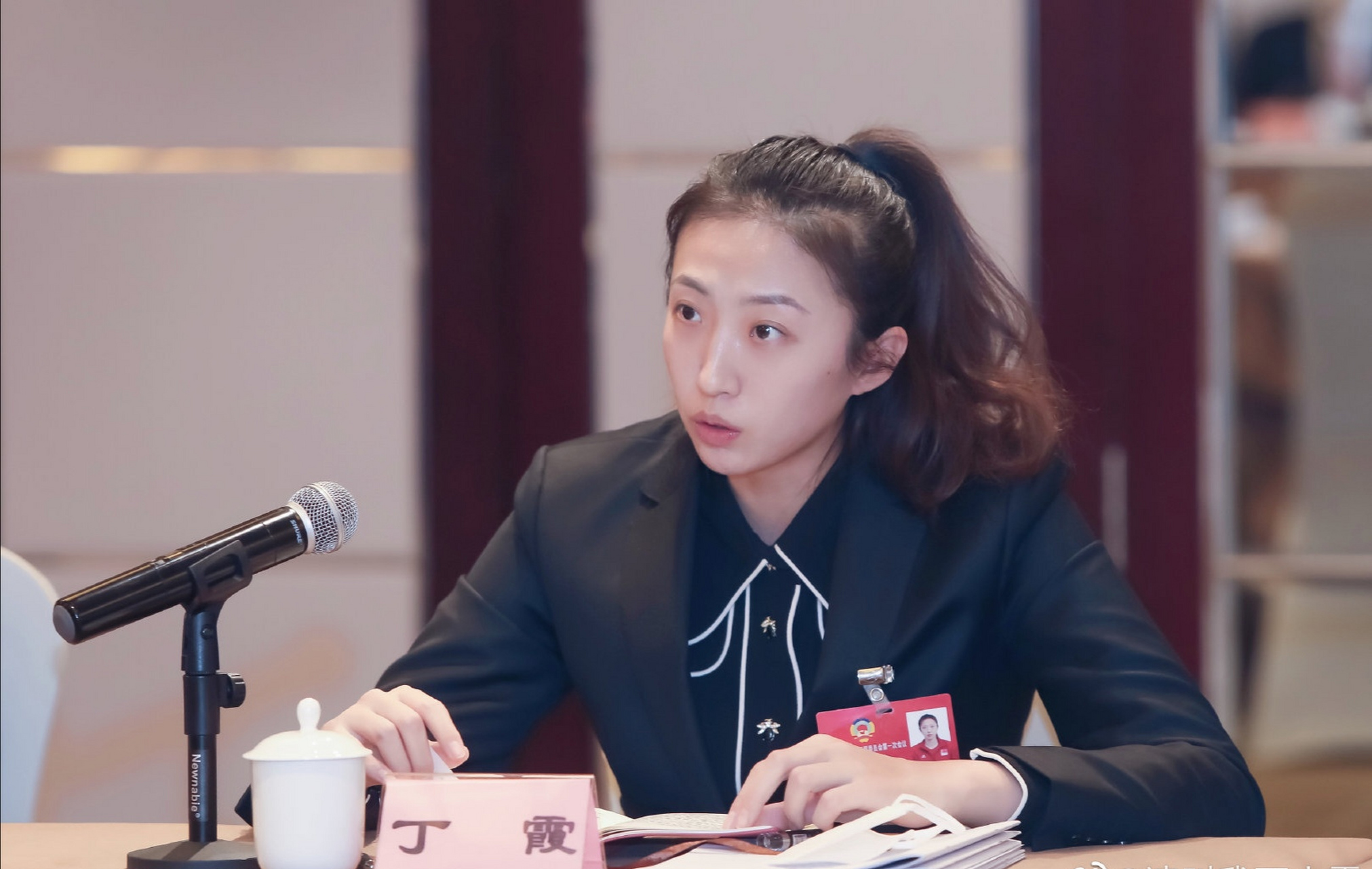 昨天,中国女排二传,辽宁省政协委员丁霞在社交媒体上发文庆祝辽宁省