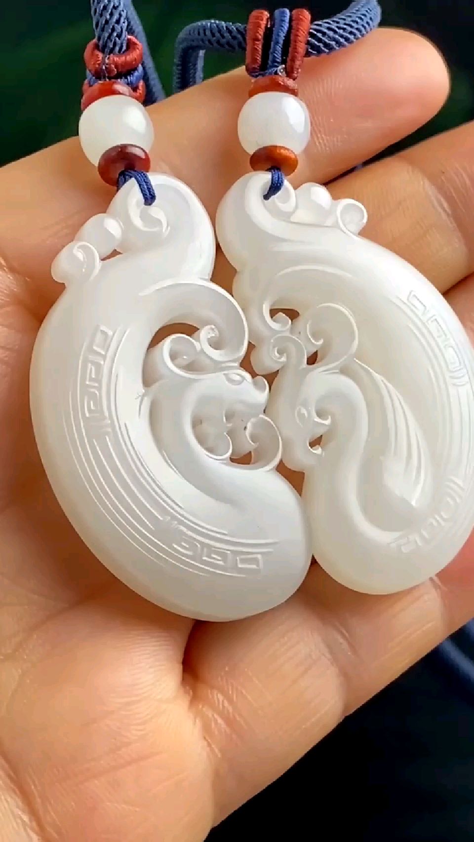和田玉龙凤对佩吊坠一对男女情侣款-度小视