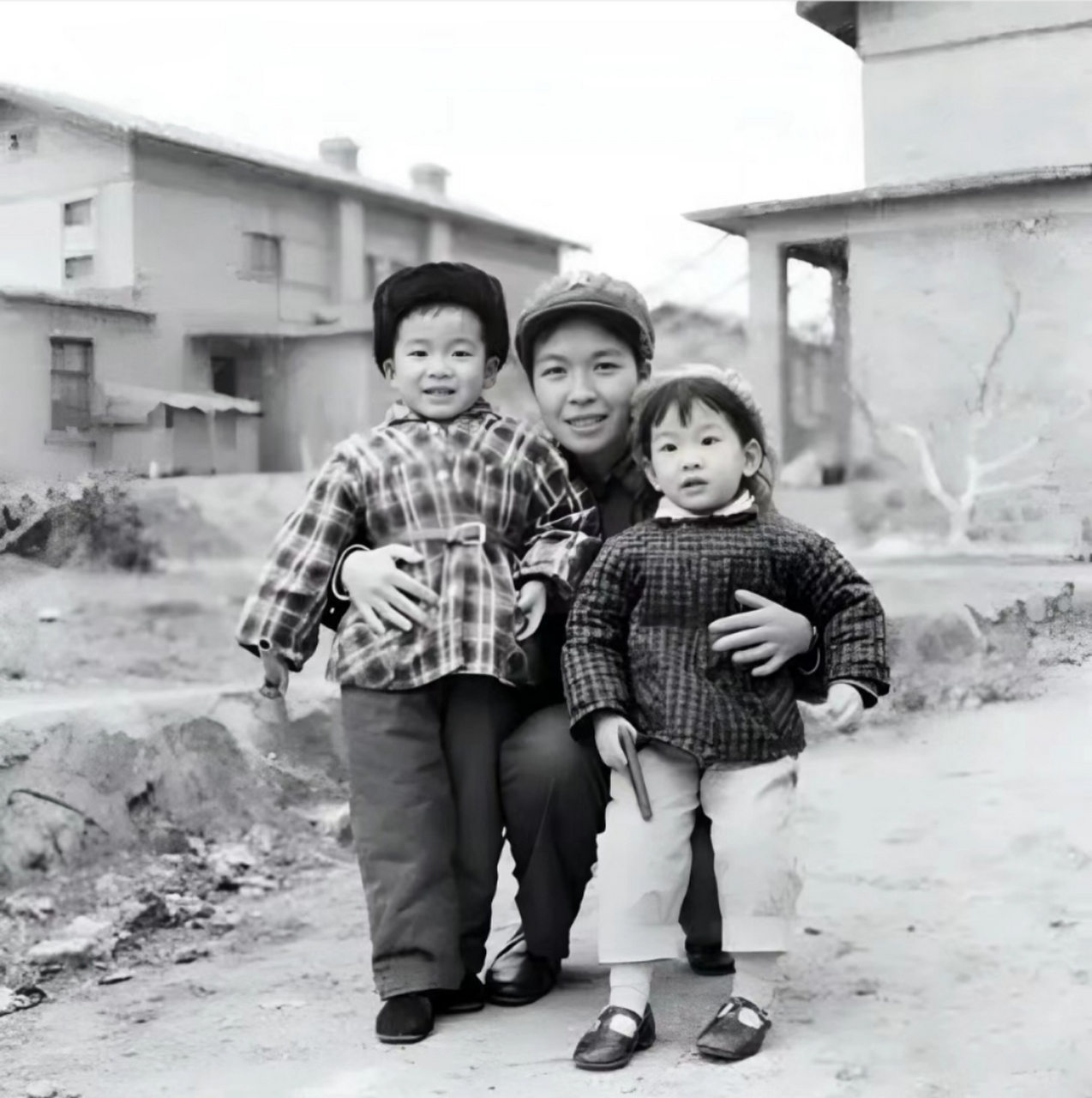 陶斯亮是陶铸和曾志唯一的子女,她在红色胜地延安出生,后来在军校学医