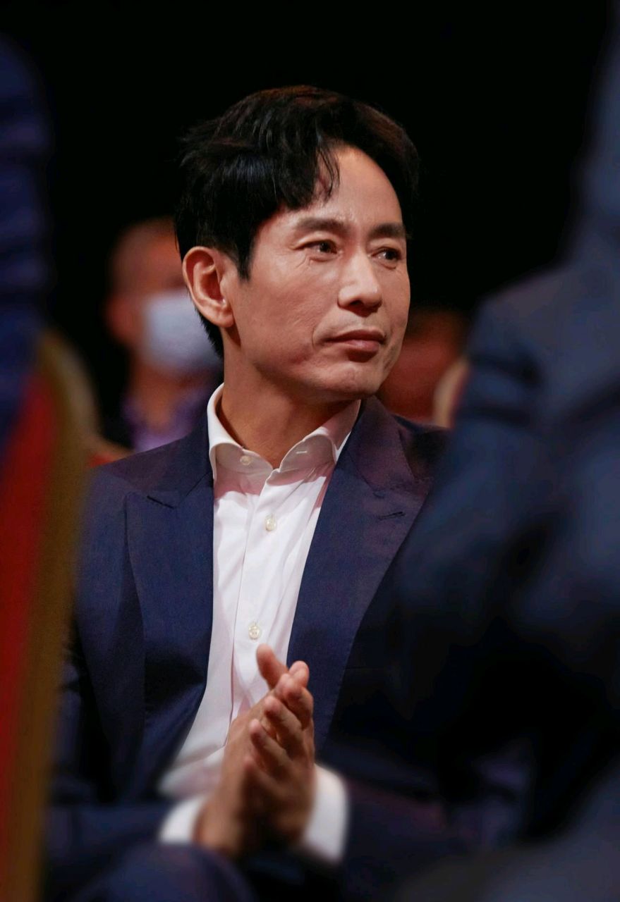 成泰燊(shen)凭借《巡回检察组》中米振东的塑造被提名第31届金鹰奖最