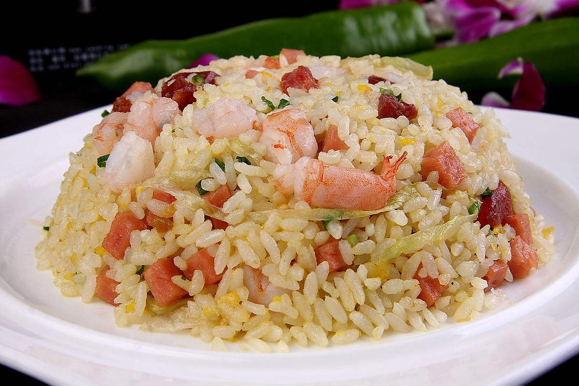 吃货狂欢节# #扬州什锦炒饭# 馋人的扬州炒饭,孩子们的最爱!