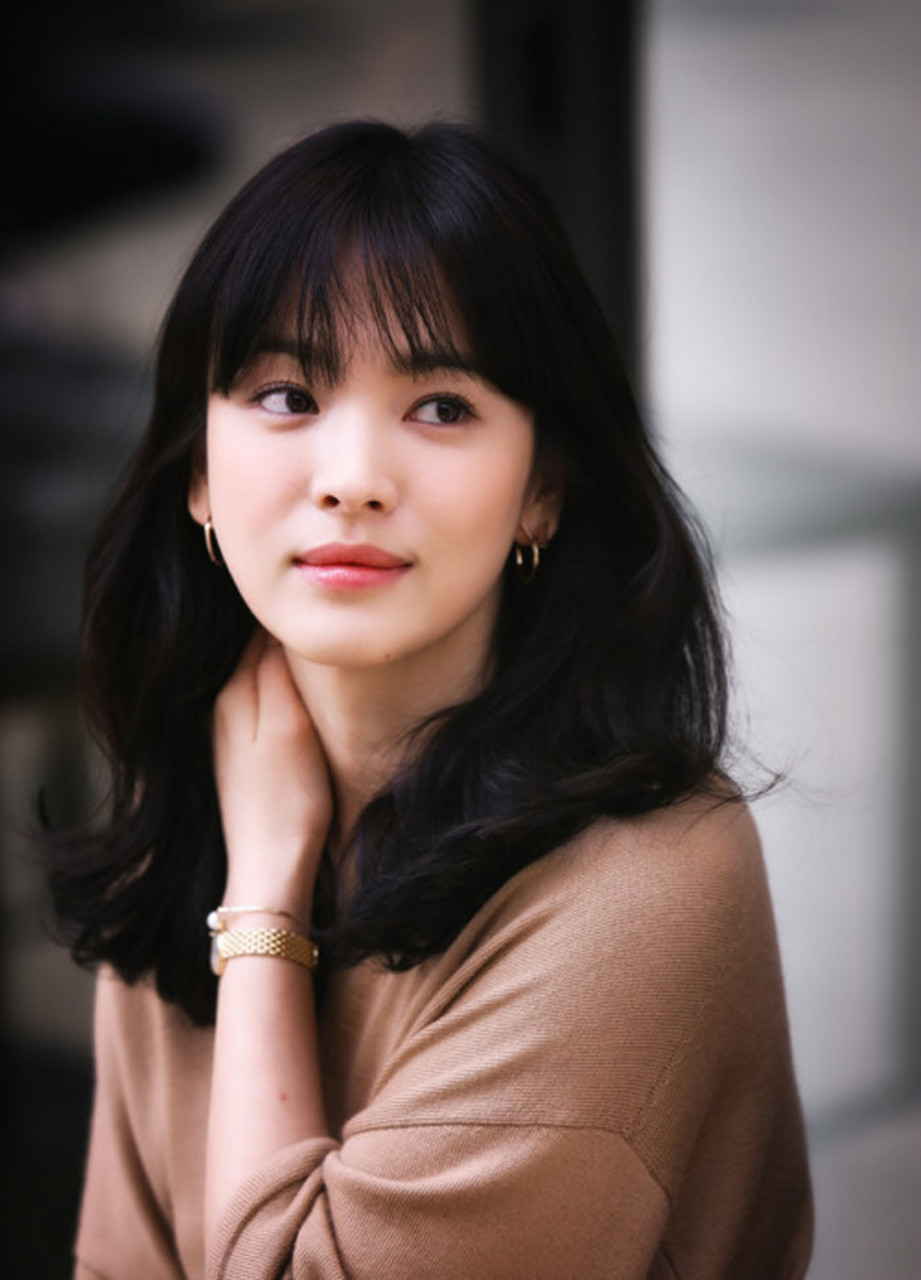 宋慧乔太美了,正脸侧脸都好看,41岁依然拥有百万颜值粉.