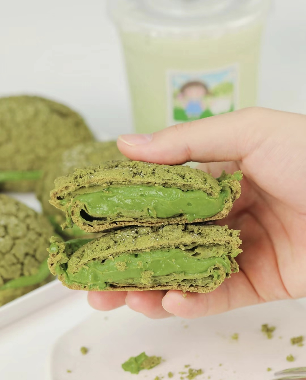 一口爆浆的抹茶脆皮大泡芙,一口就沦陷!