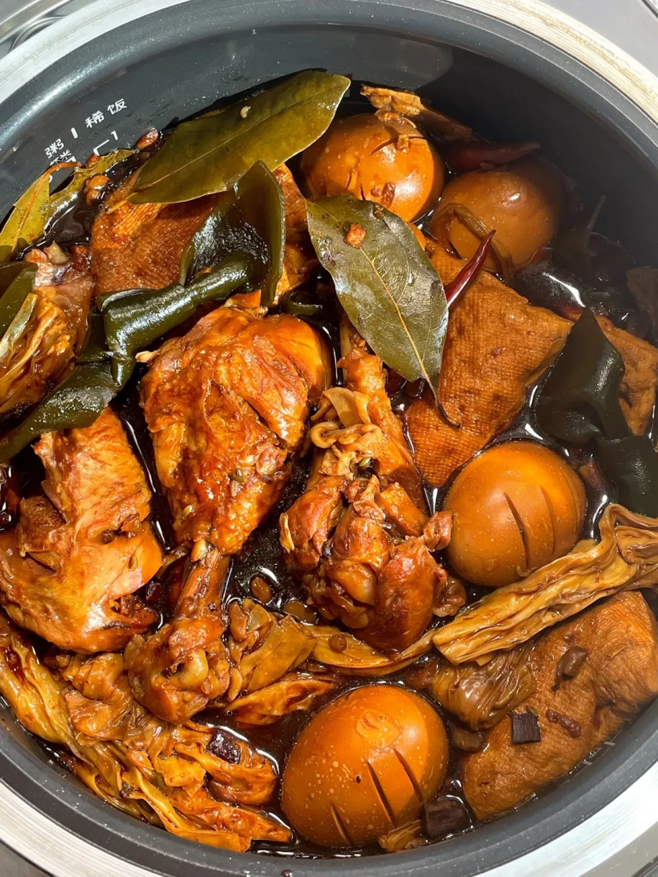 独家配方做出来的这一锅卤味,味道就是好!以后想吃就自己卤,再也不用