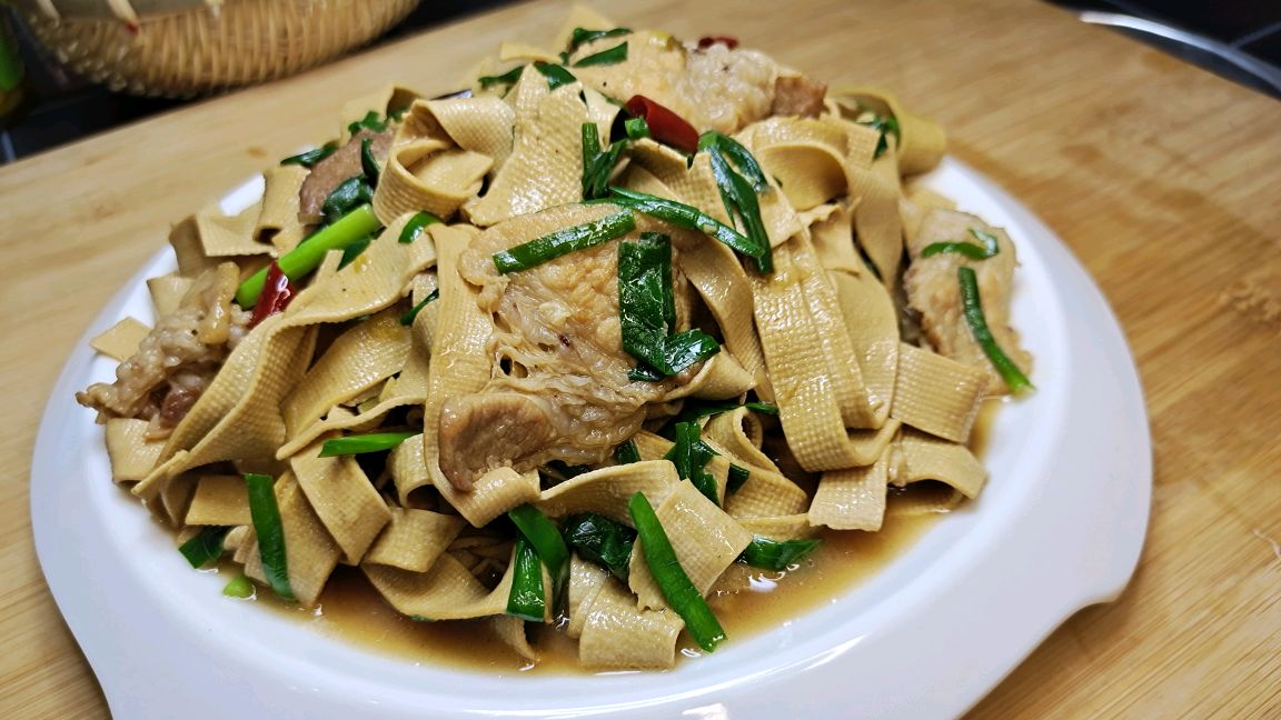 干豆腐炒韭菜你这样做,太盖了老下饭了,我吃了五碗大米饭