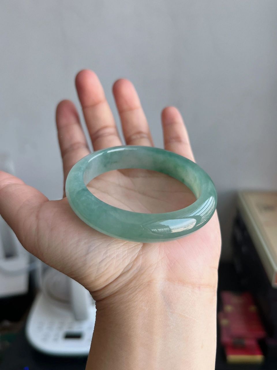 冰种飘花蓝水翡翠手镯54圈口 尺寸:53.6*12.