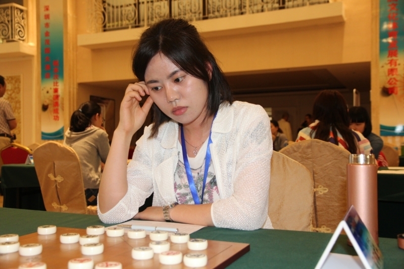 美女下象棋图片图片