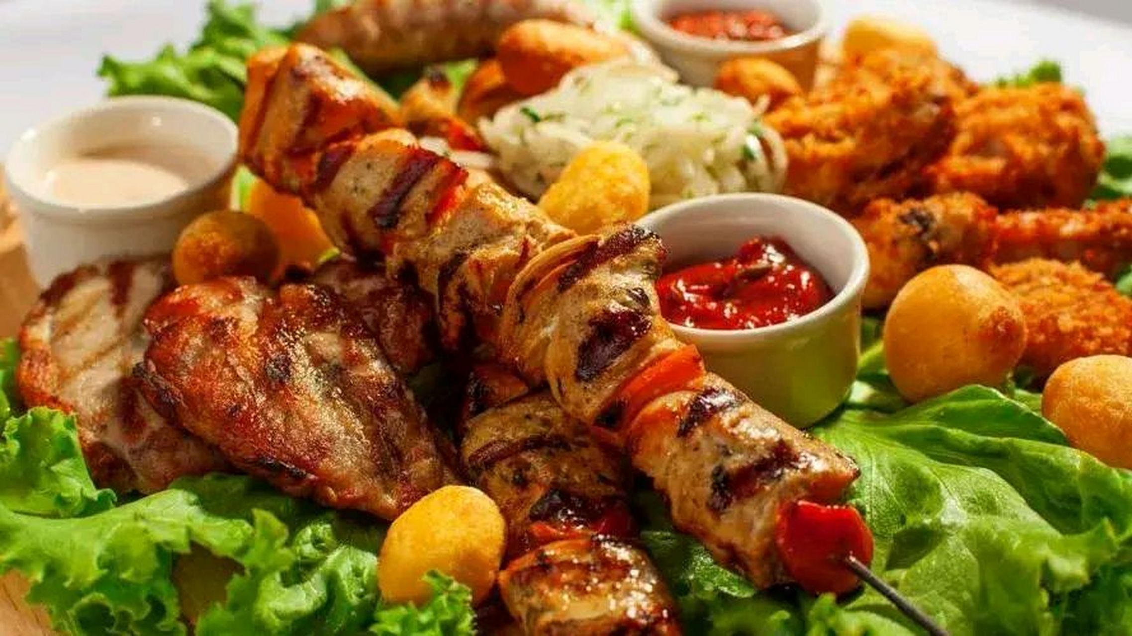 三,印度不吃牛肉,是因为他们把牛当神.