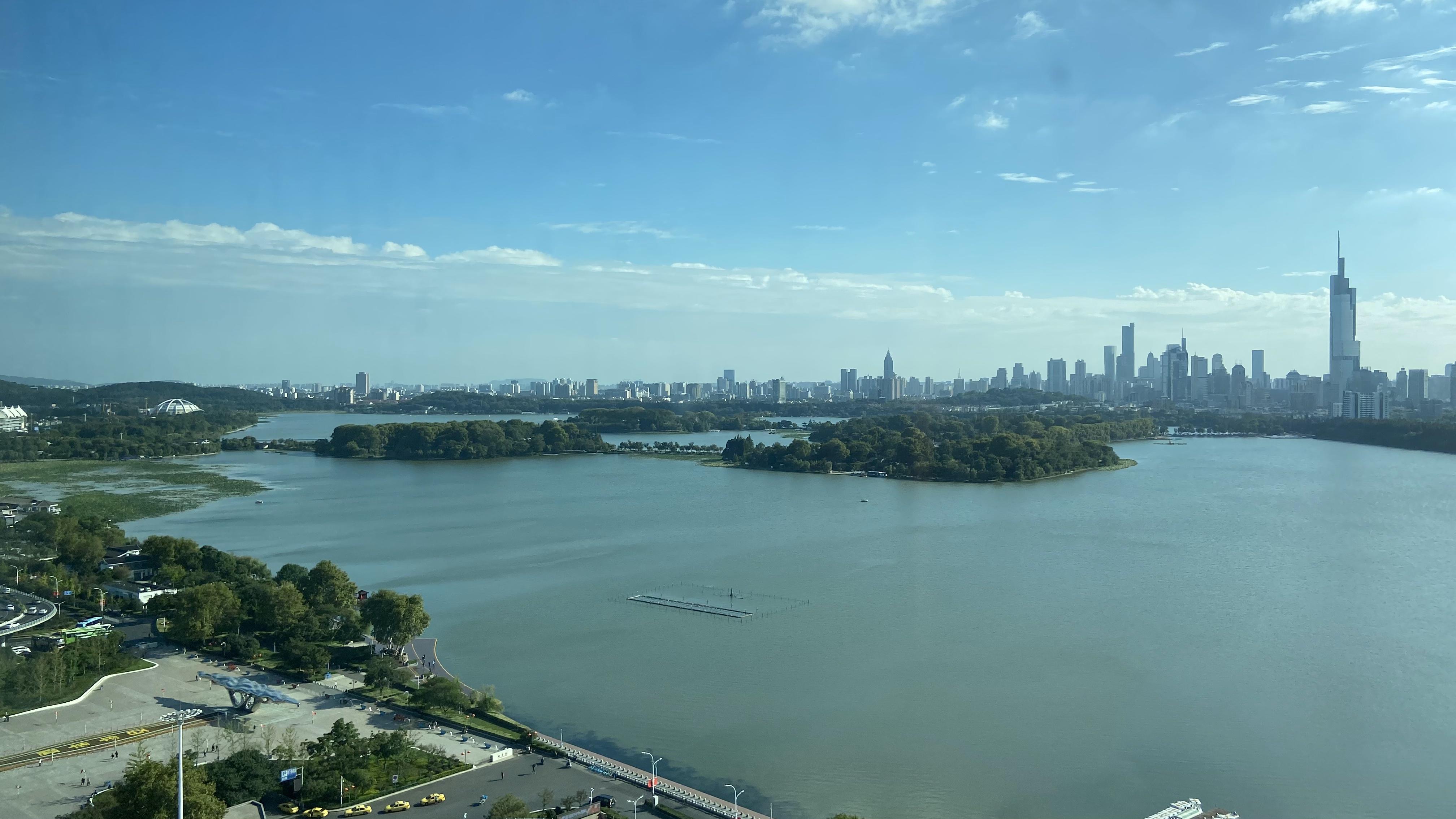 南京探店丨俯瞰玄武湖全景的南京曙光国际大酒店