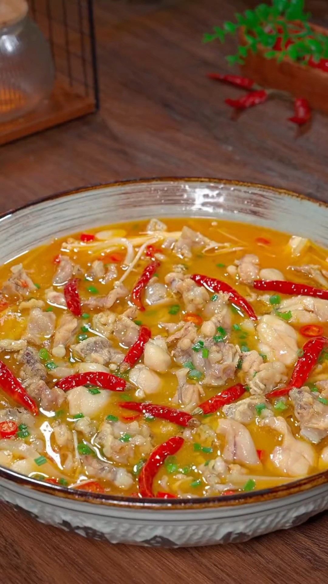 酸汤牛蛙这样做,酸爽过瘾!