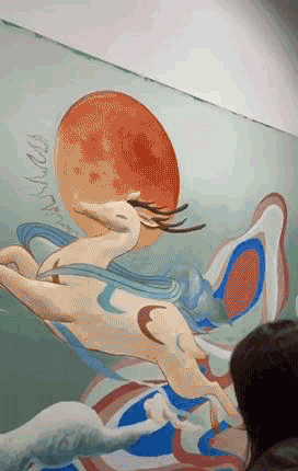 25岁"刮腻子女孩"火了,颜值与本事同在