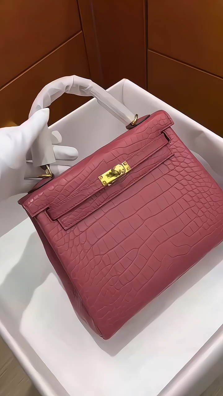 奢侈品包包推荐#爱马仕kelly25干菇玫瑰色鳄鱼皮质感超级美!