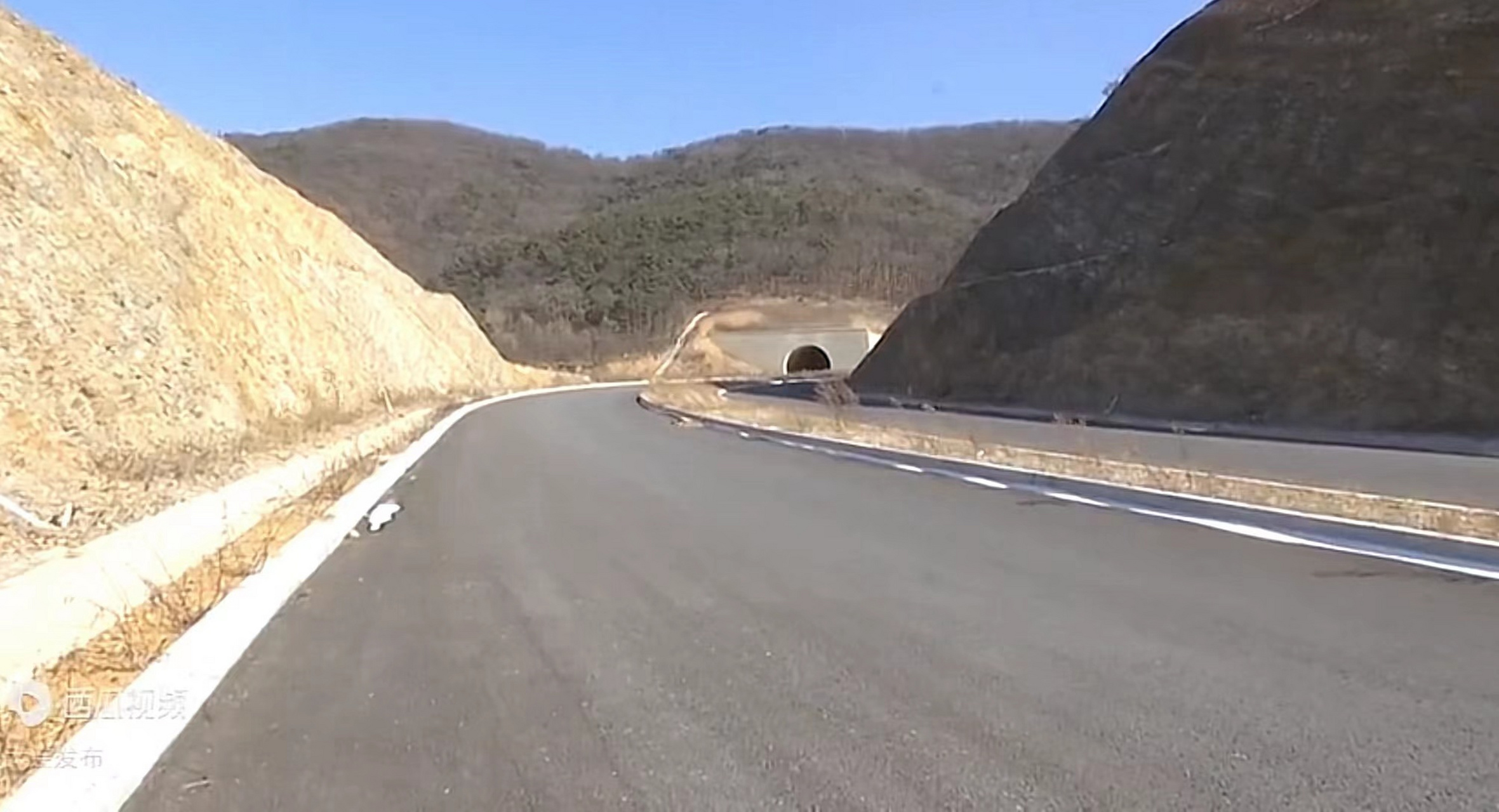 正在加紧建设的旅顺中部通道截至目前,距离全线贯通仅剩0.32公里.