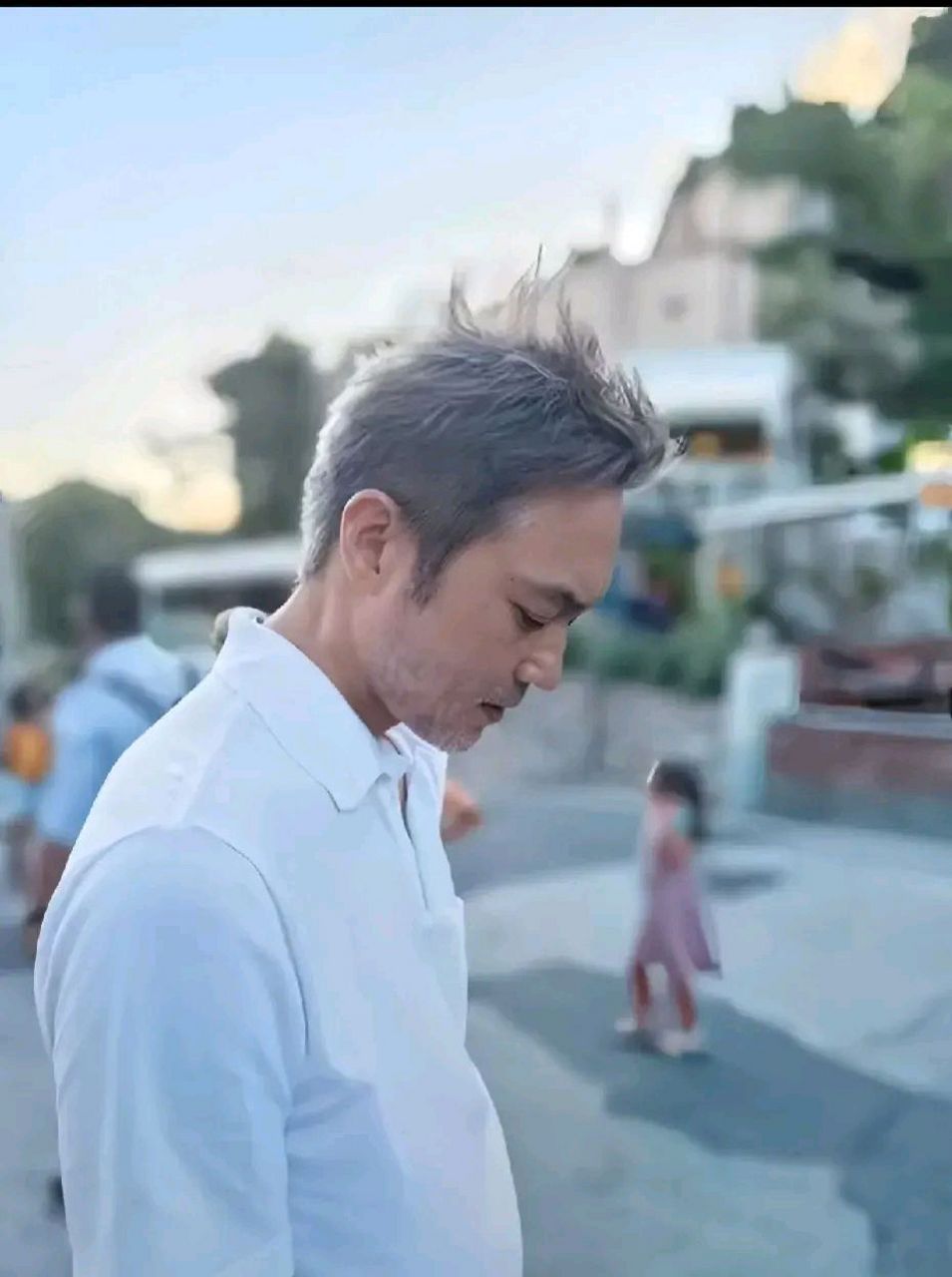 我对张智霖的滤镜还停留在电视剧《澳门街》里他扮演的哑巴男主文初一