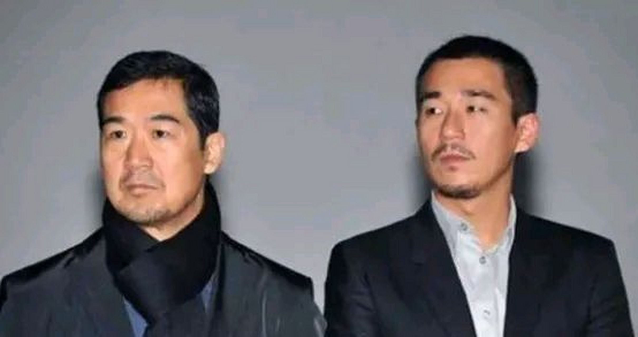 2003年,18岁的童瑶在中戏门口被张默打的不成人样,童瑶趴在地上哀求