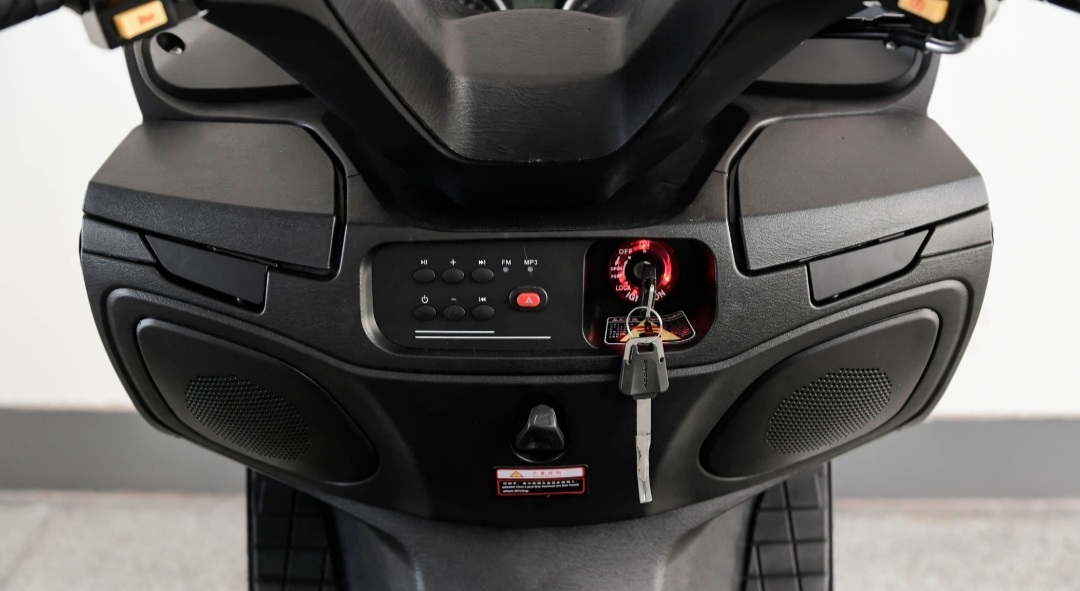 万元左右的国产小众踏板车——日雅安东尼斯150欣赏