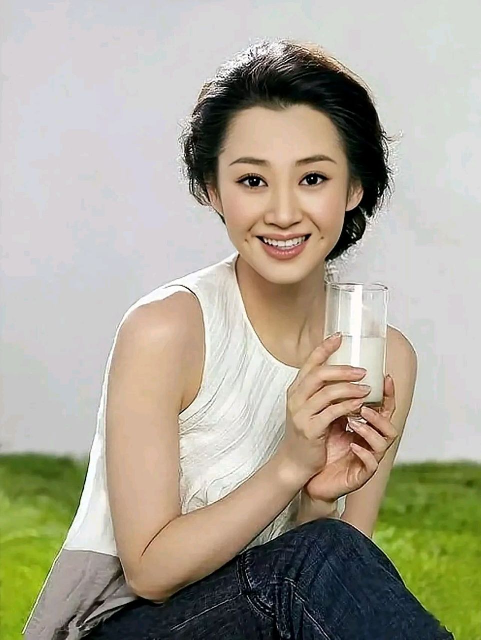 许晴,1969年1月22日出生于北京的一个书香世家  她毕业于北京电影学院