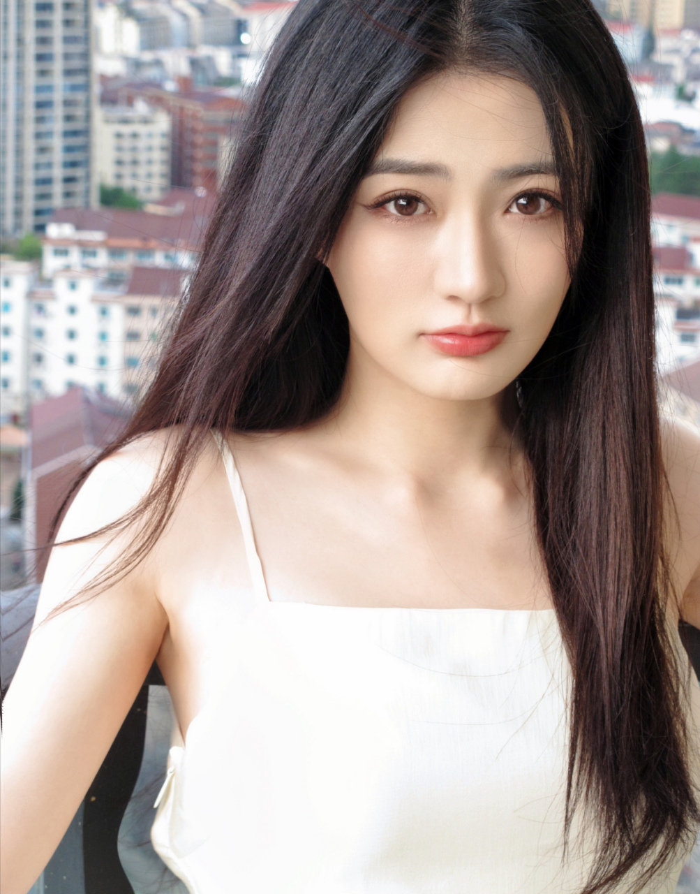 徐璐这组写真好有青春疼痛文学女主的感觉!