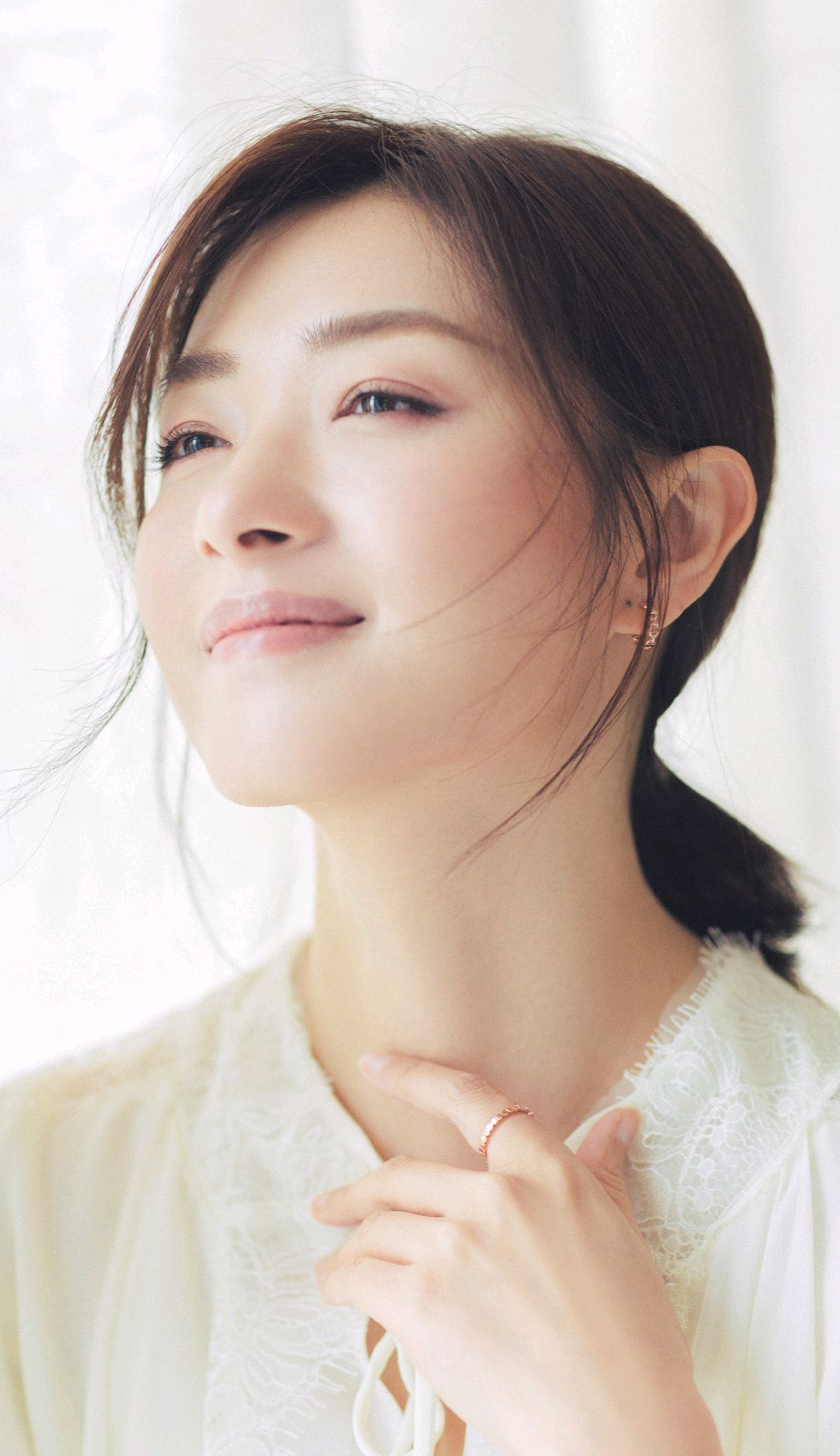 万茜写真美图:美丽动人,端庄秀丽