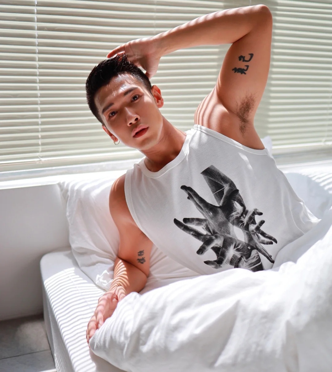 青春感的外形,小麦色的肌肤,182cm身高薄肌男生,是你的男友吗