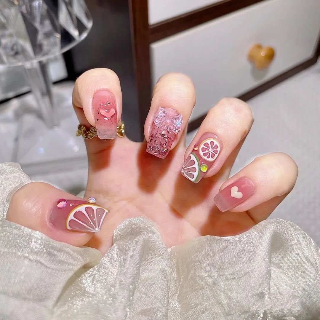 这些水果美甲太可爱了,让我想咬一口!