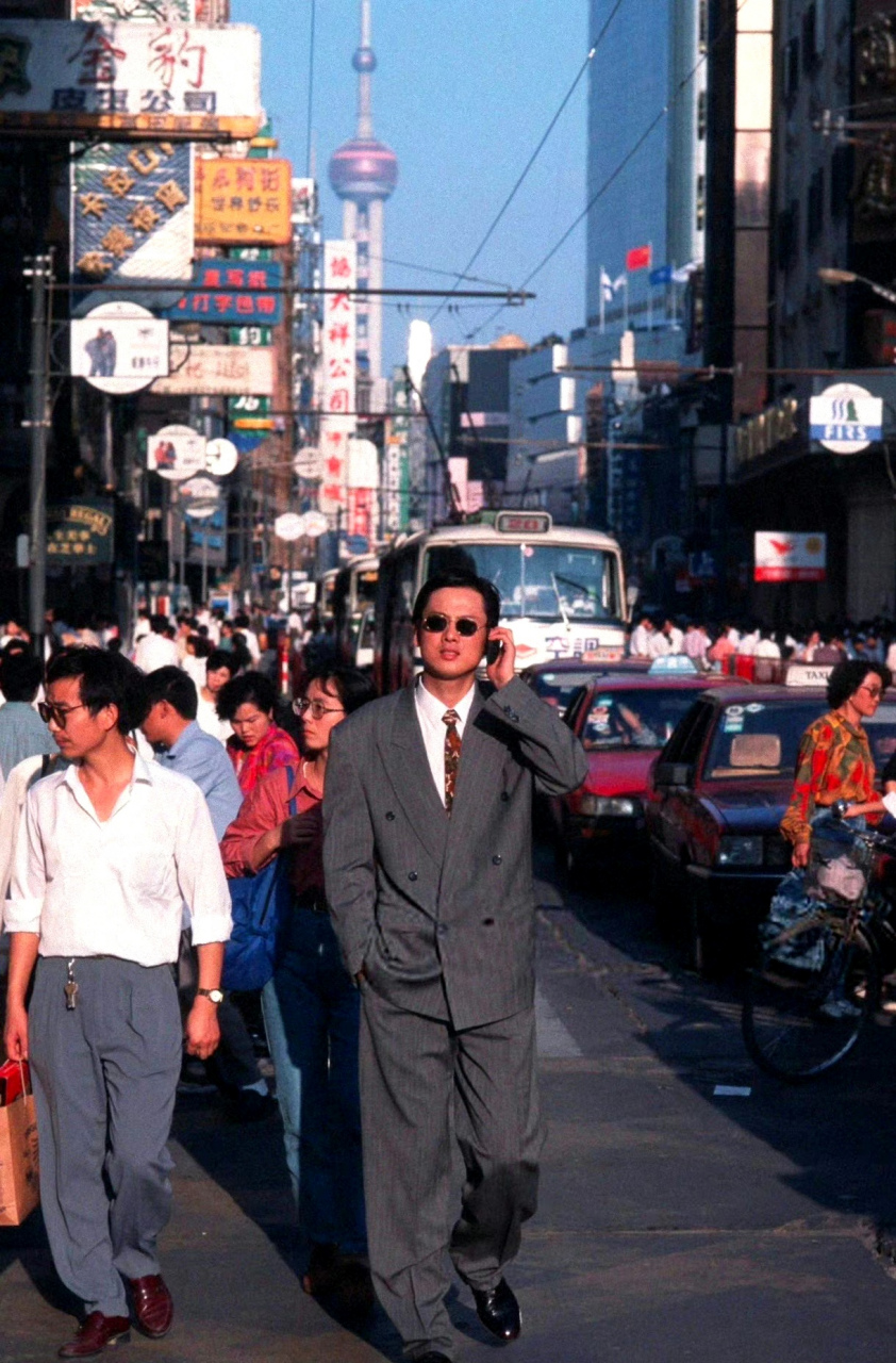 1995年上海街头的俊男靓女