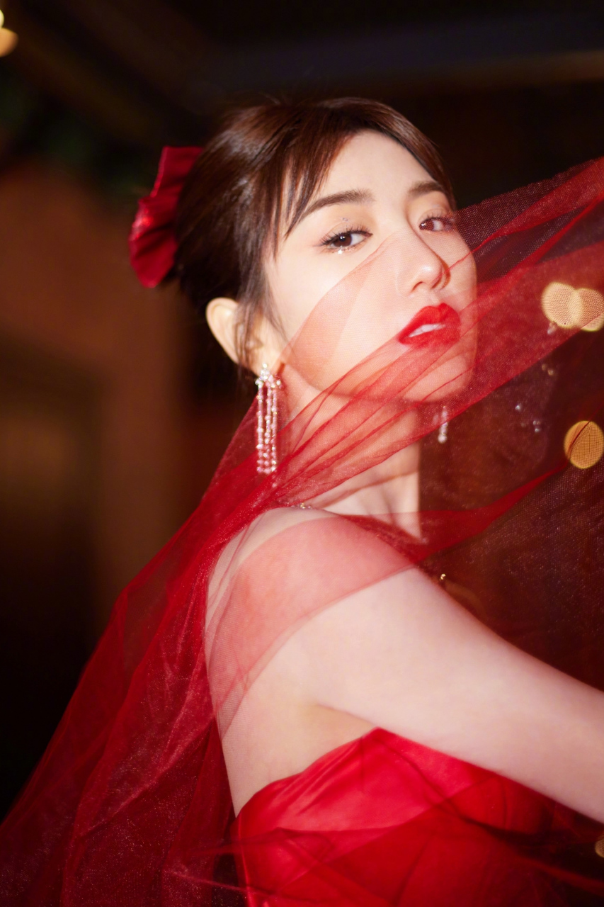 毛晓彤# #气质美女# #明星# #今日早安问候