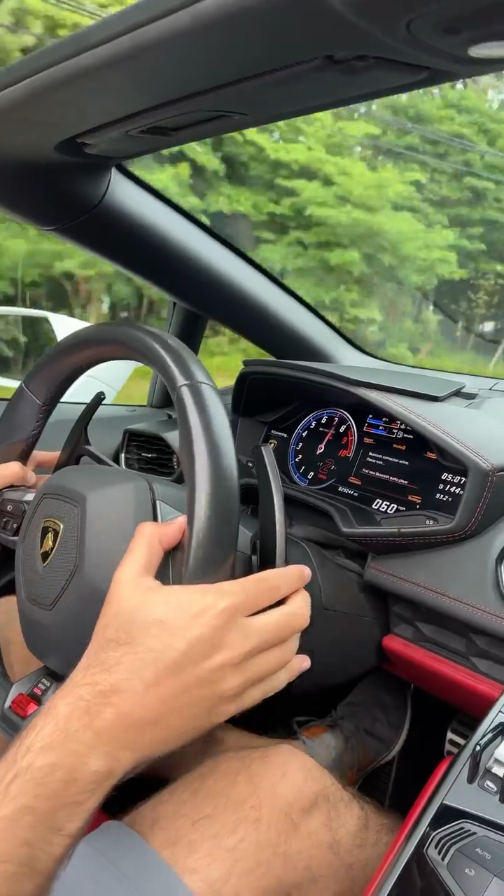 坐敞篷兰博基尼副驾是什么体验