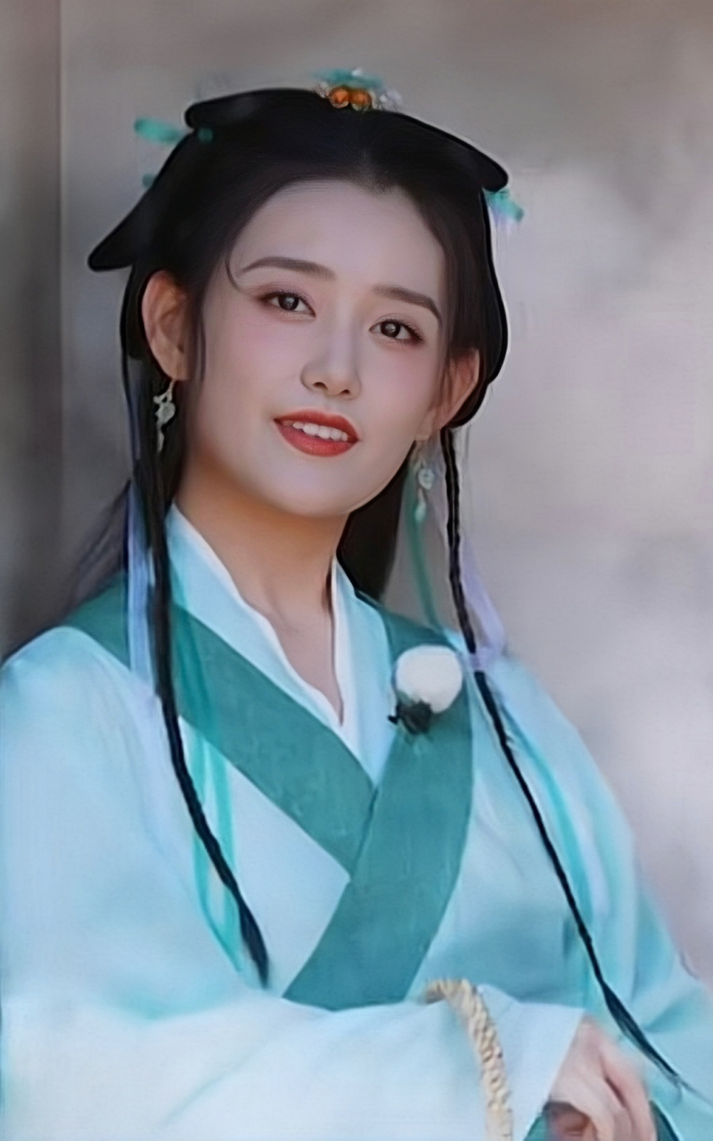 蒋依依# 在跑男节目中cos西施,这古装造型你们打几分?