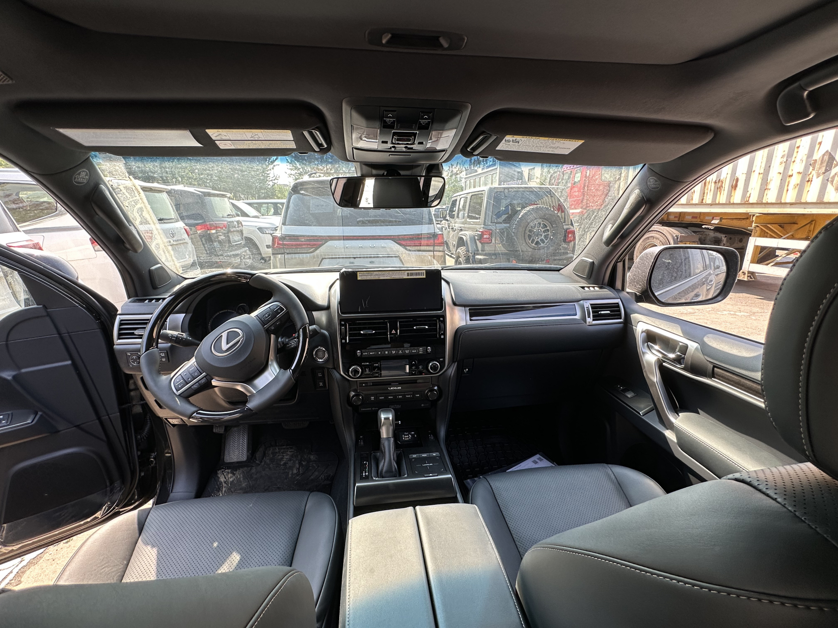 满配 2023款雷克萨斯gx460  加拿大版 行政包 19轮熏黑轮毂,增强5级