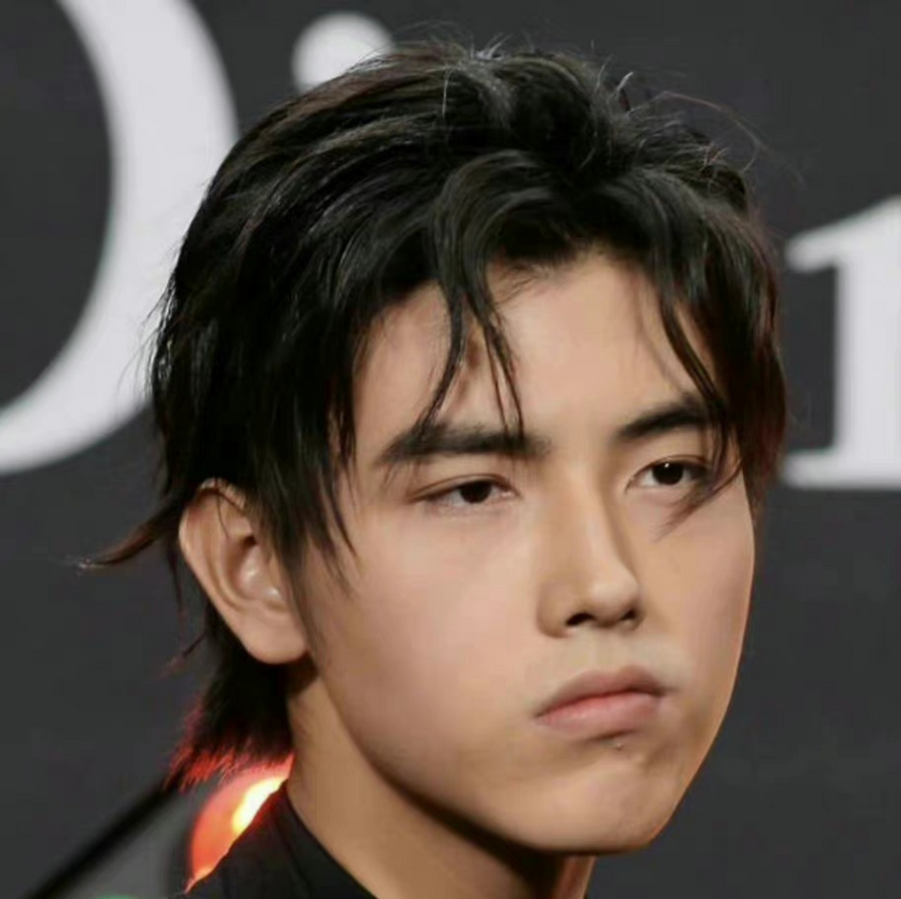 陈飞宇未精修生图,这颜值有点垮,主要是嘴太不好看了,和陈凯歌好像.