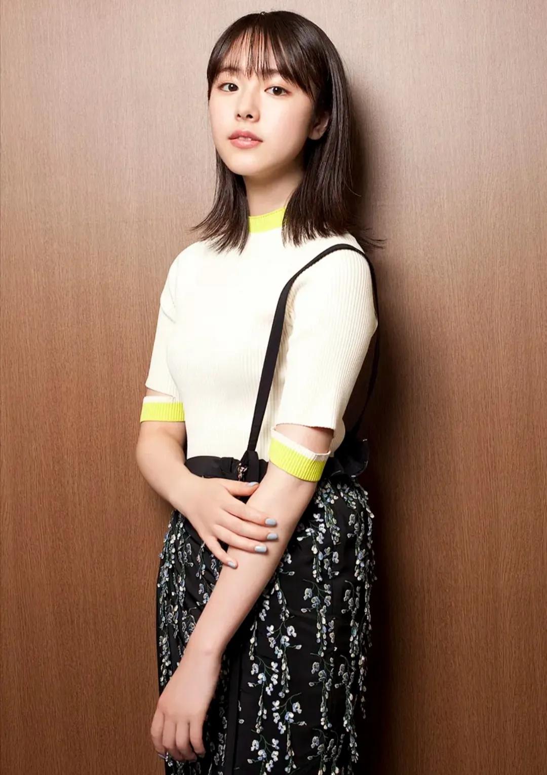 唐田英里佳写真