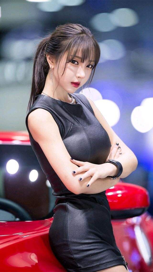 美女保时捷车模展厅