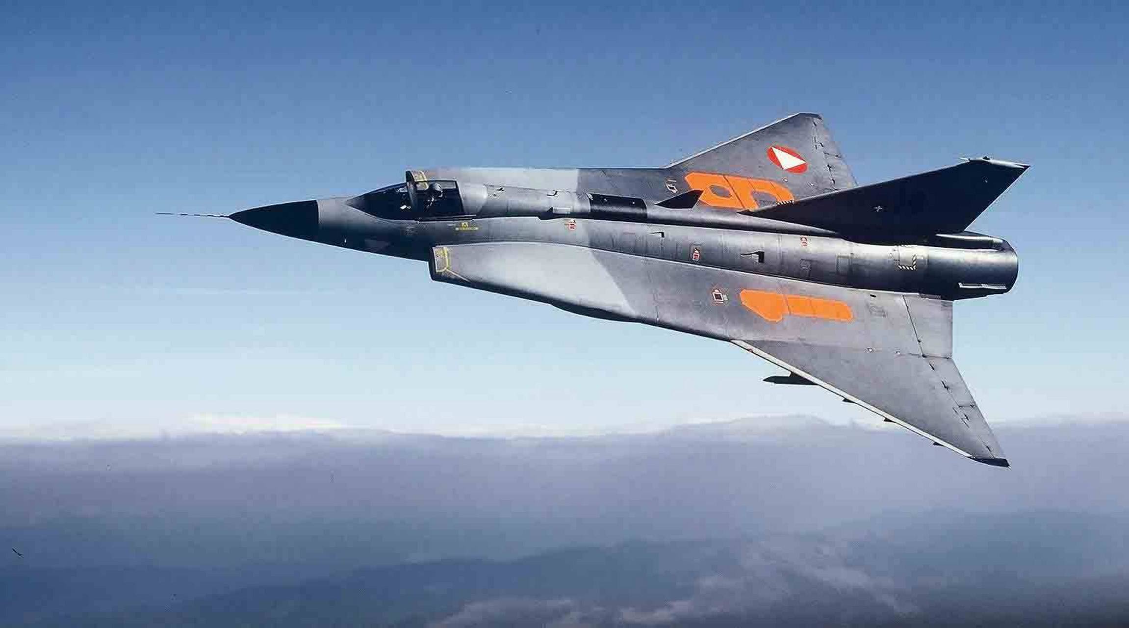 saab 35"龙"是萨博公司研制的多用途超音速战机.