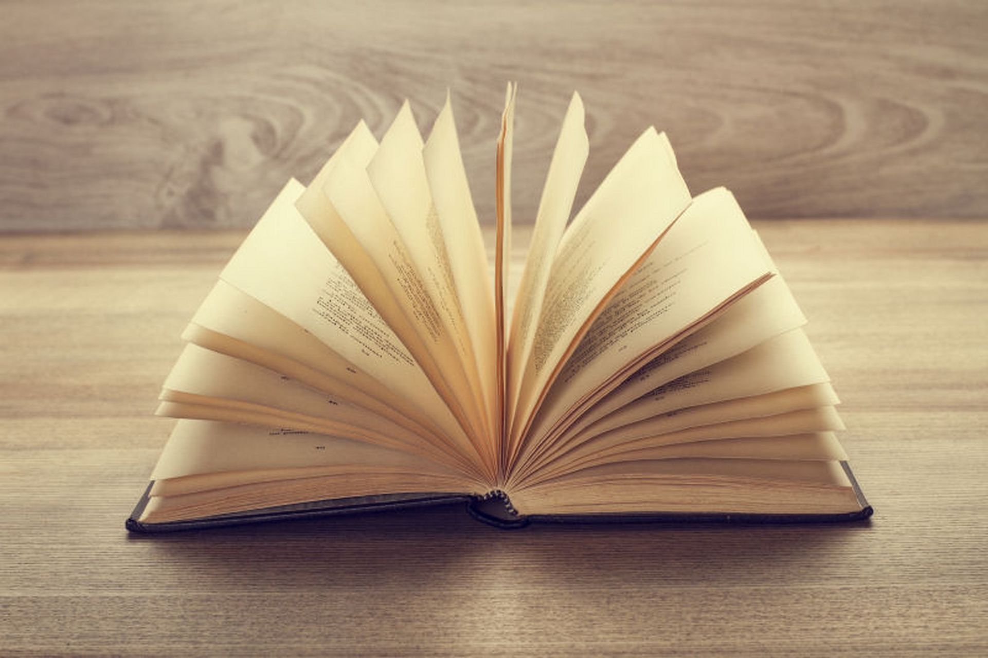 "真正能给你撑腰的,是丰富的知识储备,足够的经济基础,持续的情绪稳定