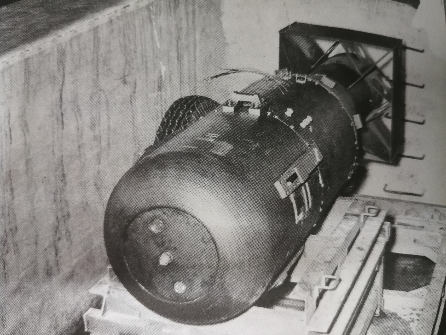 1945年7月初,美国研制出了3颗原子弹,分别是"胖子""瘦子"和"小男孩".