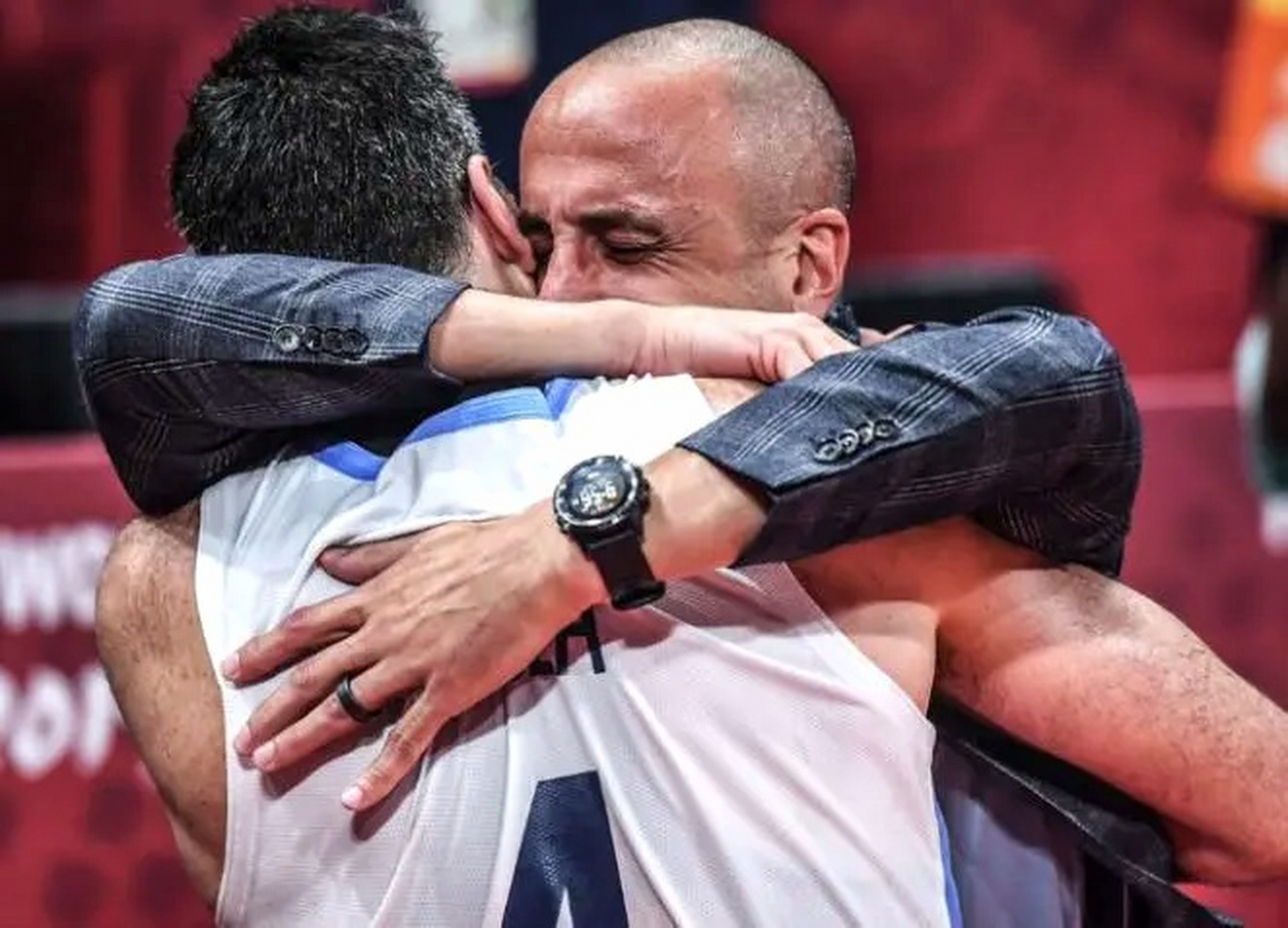 周琦对阵波兰最后时刻发球失误 2.