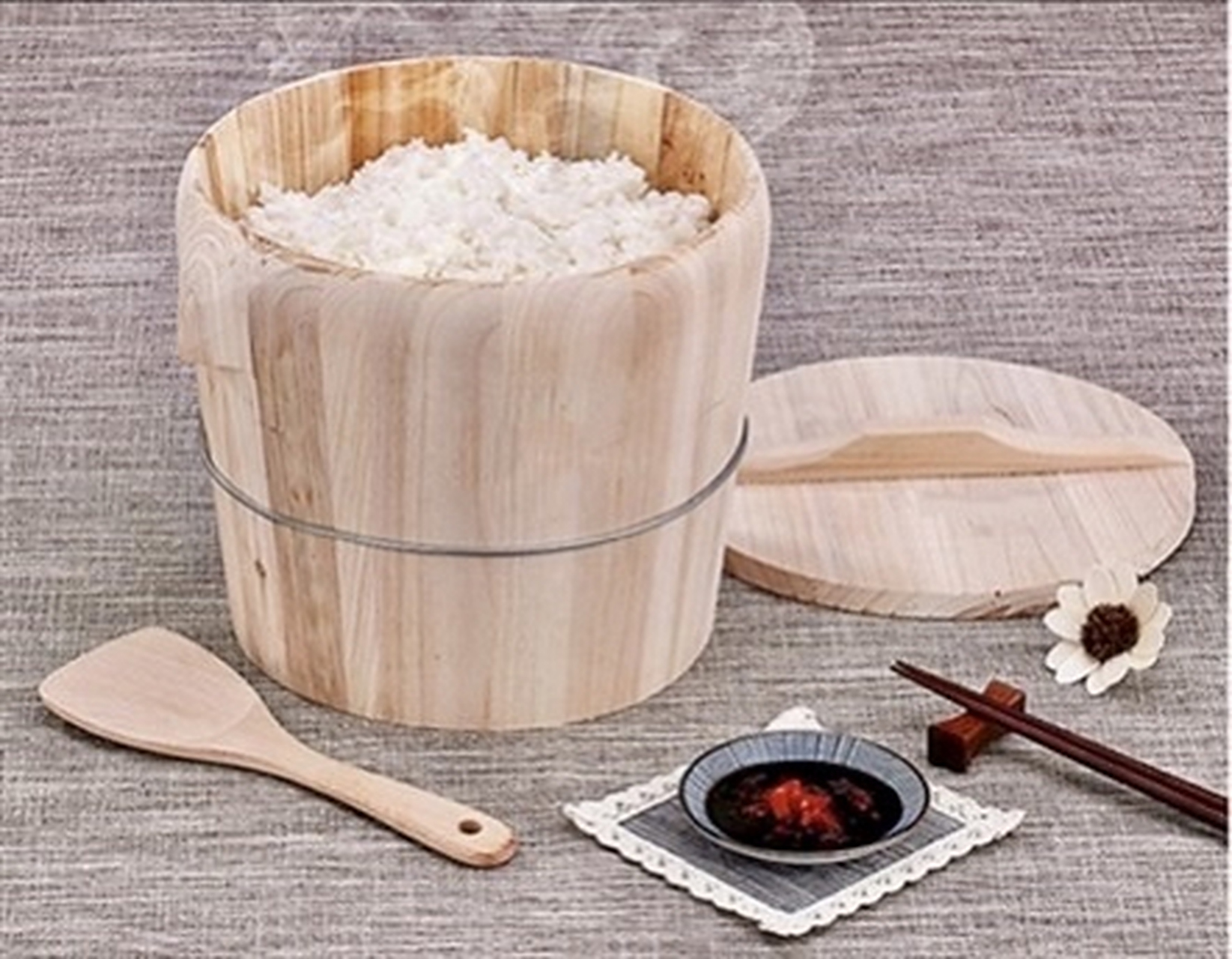 湖南木桶饭简直就是一个笑话,今天我来科普一下你们心心念念的木桶饭.