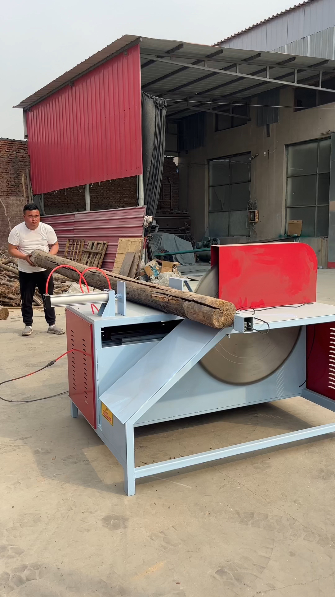 气动圆木断木锯