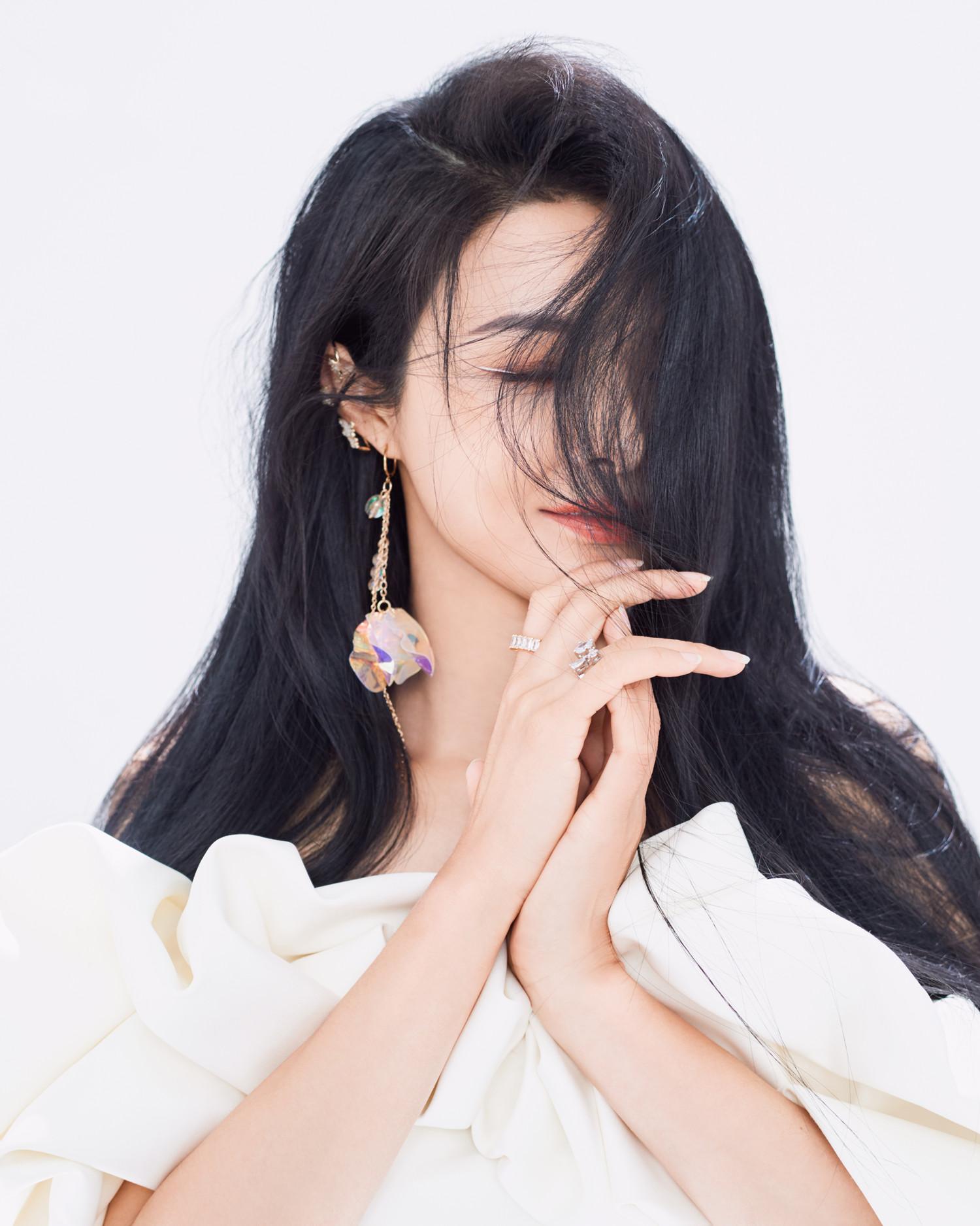 歌手唐薇直播带货翻车,与电商互撕被曝料:拿50万退赔款拒绝赔偿