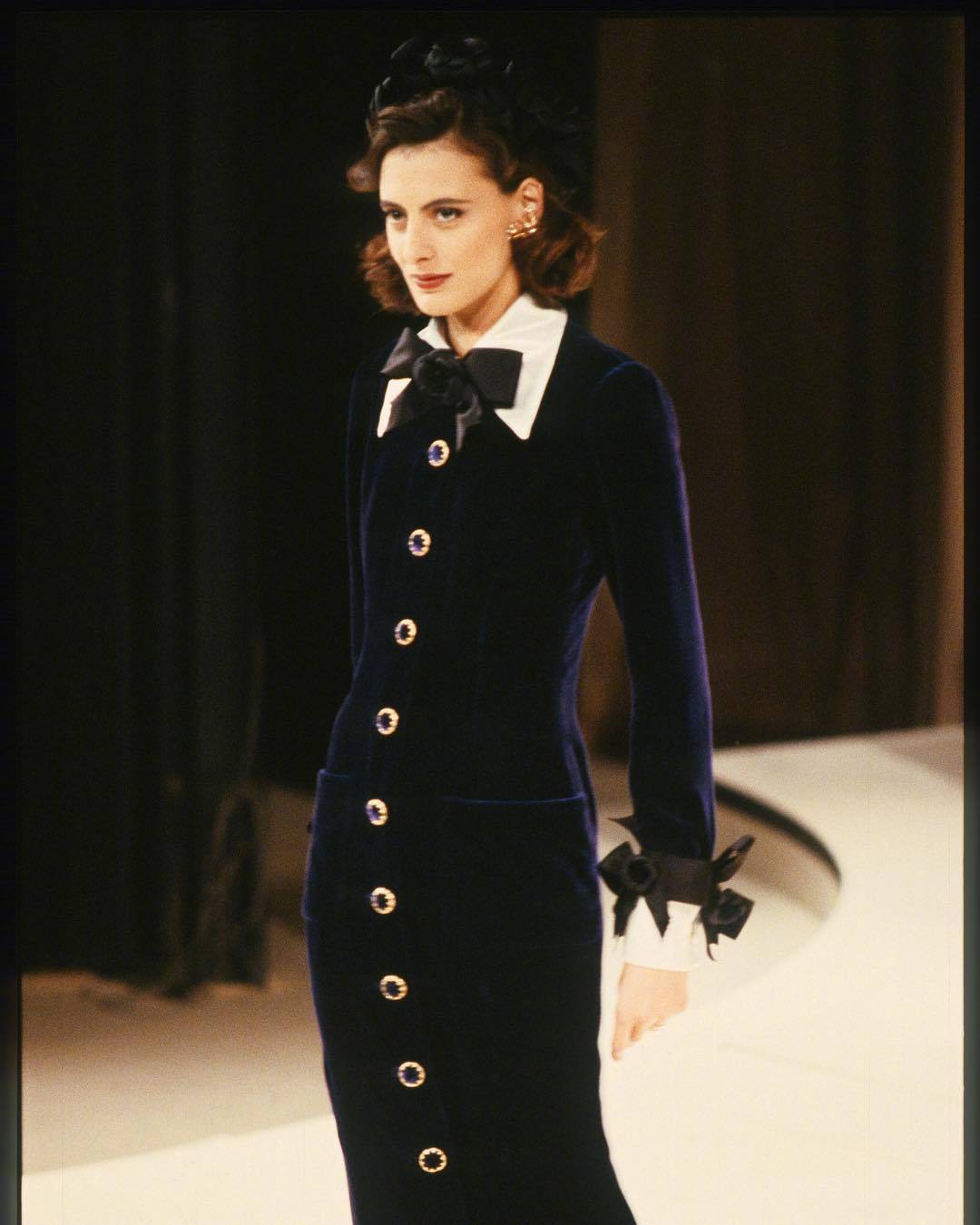 香奈儿首位专属模特inès de la fressange,气质绝佳,气场太强了