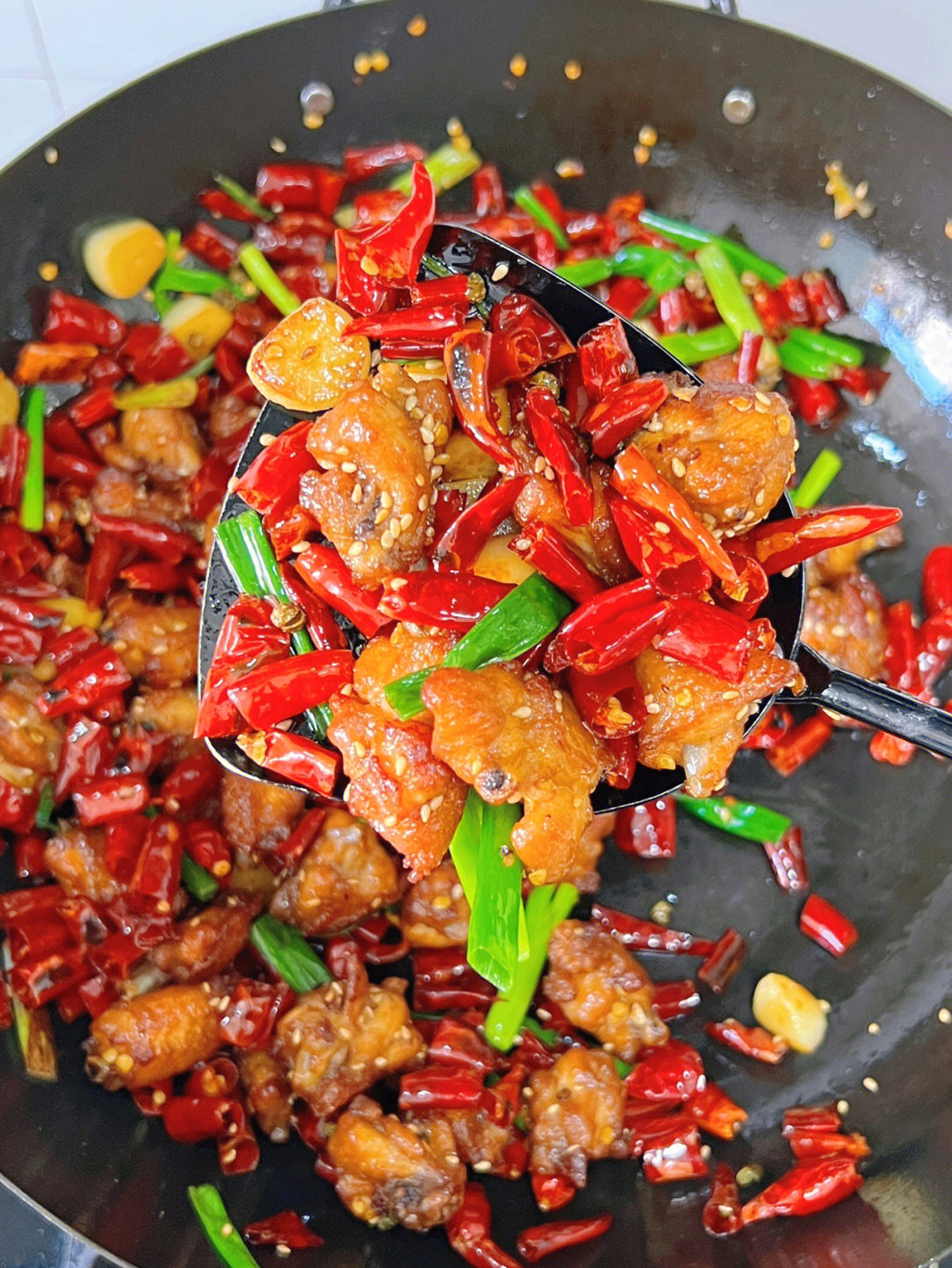 因为这道爽辣过瘾的辣子鸡翅[emoji]1f525[/emoji]我被全家人夸了