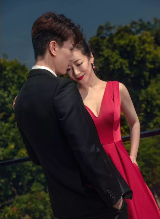 外人眼中的反差,恰好成就了陈紫函和戴向宇彼此的默契