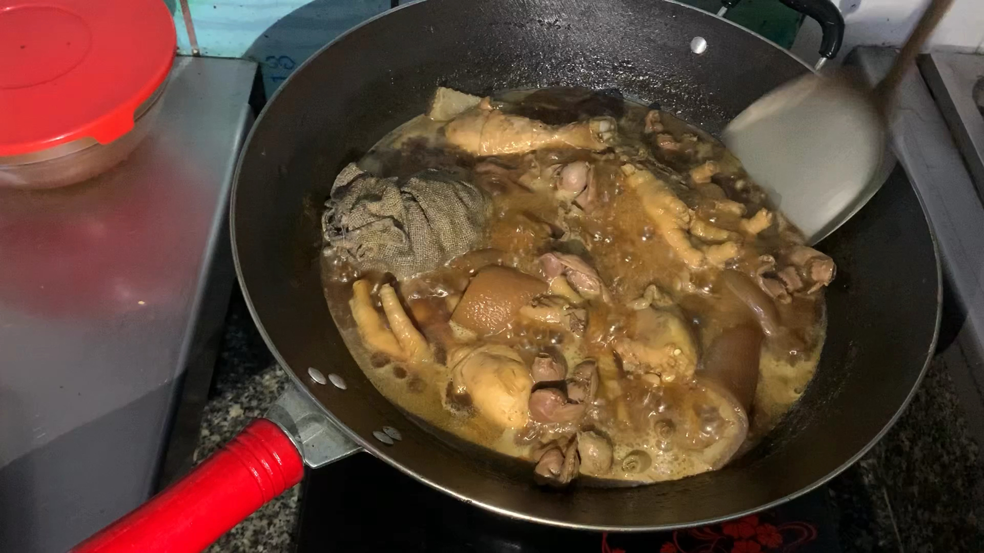 卤菜老板教的卤鸡腿配方,多加二味调料增加香味和回味,太好吃了